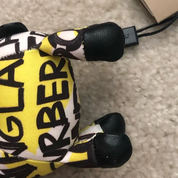 🎁Authentic new with tag Burberry Graffiti charm . - Picture 5 of 9